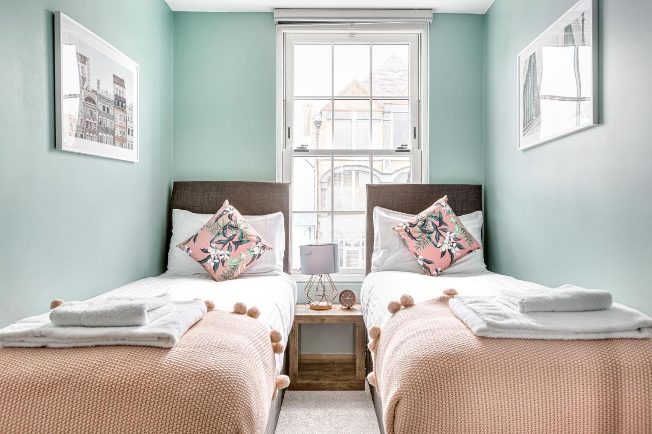 Homely 2 Beds Apt Up To 5 Guests-Wifi By Tent Serviced Apartments Chertsey Bagian luar foto